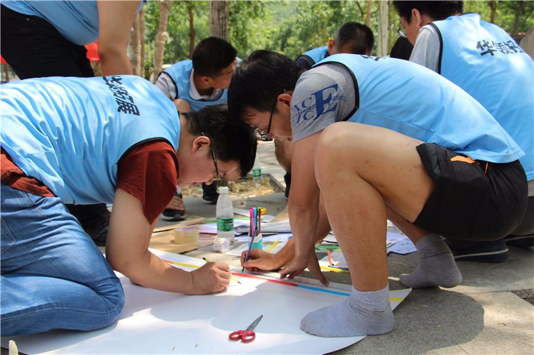 [快樂(lè)假日大酒店]+二日旅游團(tuán)建活動(dòng)