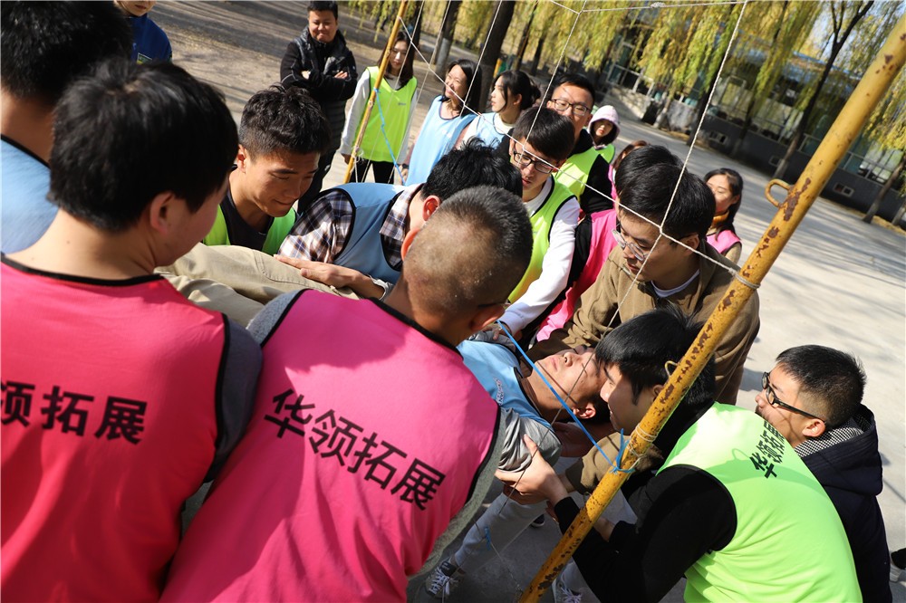 [上海西點(diǎn)一號(hào)軍訓(xùn)基地]]戰(zhàn)狼特訓(xùn)一日拓展活動(dòng)